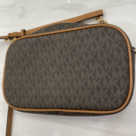 Michael Kors / Jet Set Canvas Crossover Bag - Picture 7 of 9